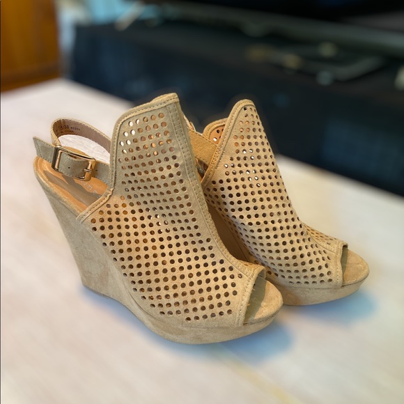 Chinese laundry meet up sling back peep toe ❤️ - Picture 2 of 4